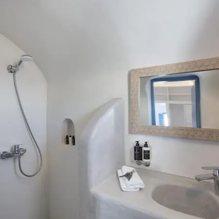 Romantic Santorini Escape Akrotiri (Santorini)