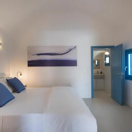 Romantic Santorini Escape