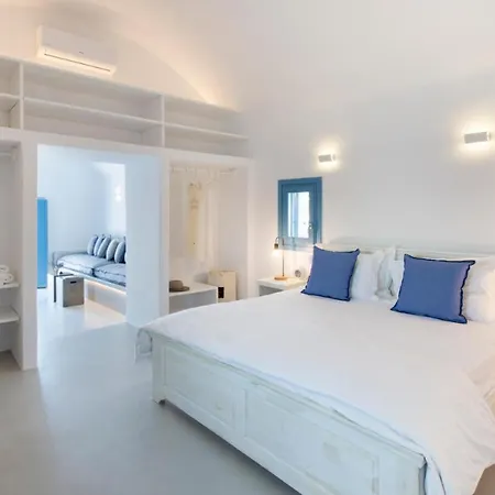 Romantic Santorini Escape *
