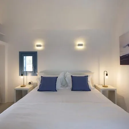 Willa Romantic Santorini Escape *